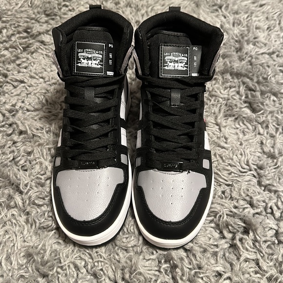 BRAND NEW HIGHTOP BB LEVI’s WOMEN SNEAKERS - Picture 2 of 2